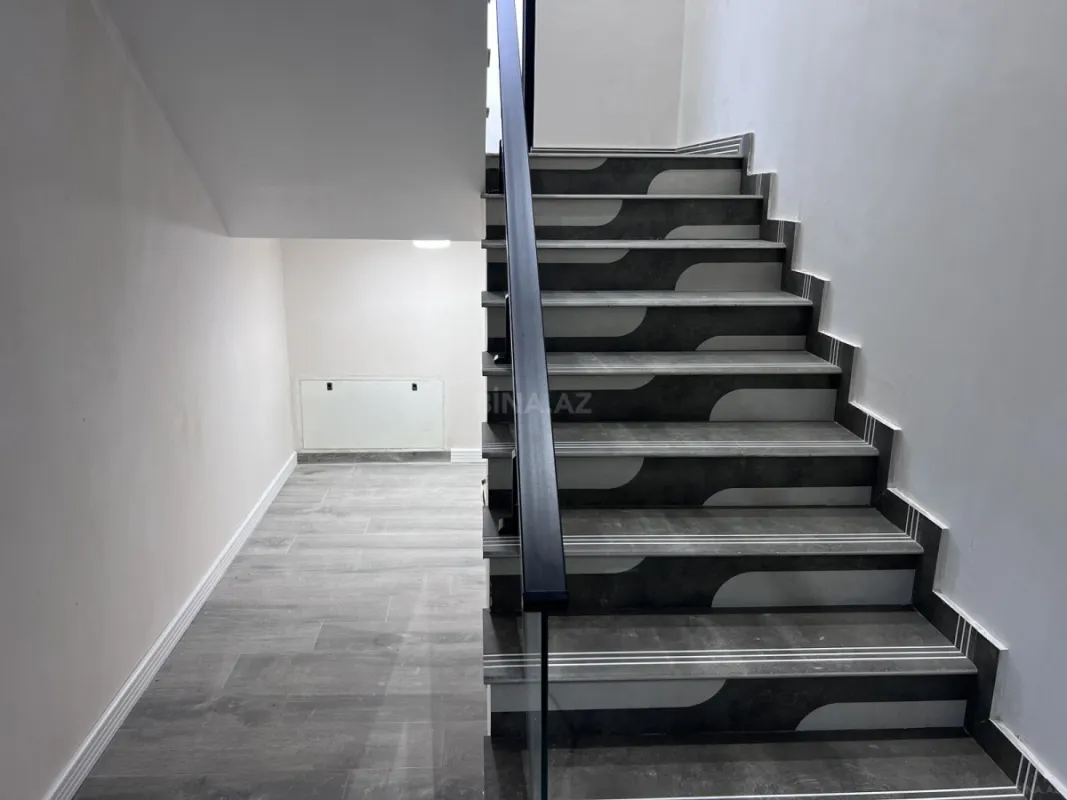 Satılır 4 otaqlı həyət evi 200 m²