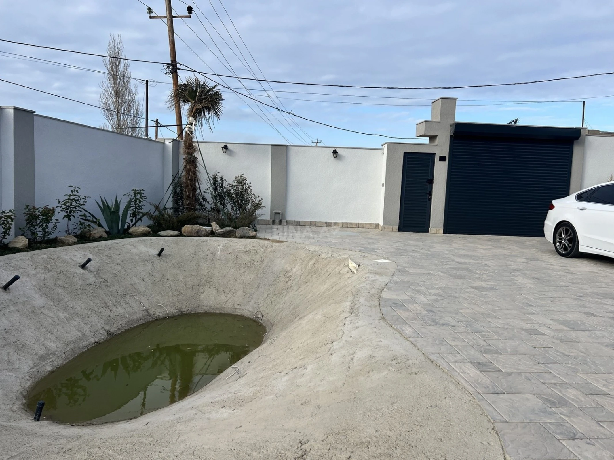 Satılır 4 otaqlı həyət evi 200 m²