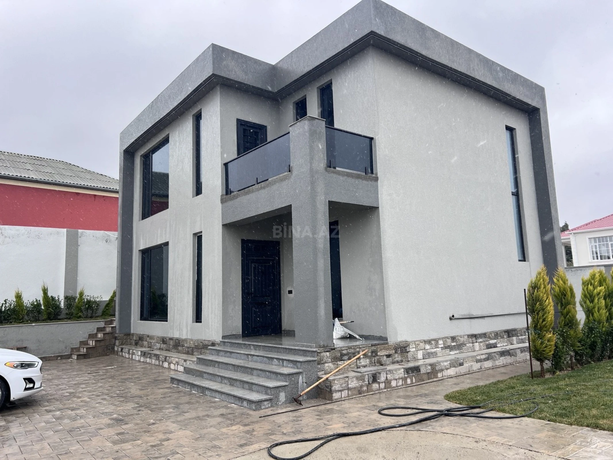 Satılır 4 otaqlı həyət evi 200 m²