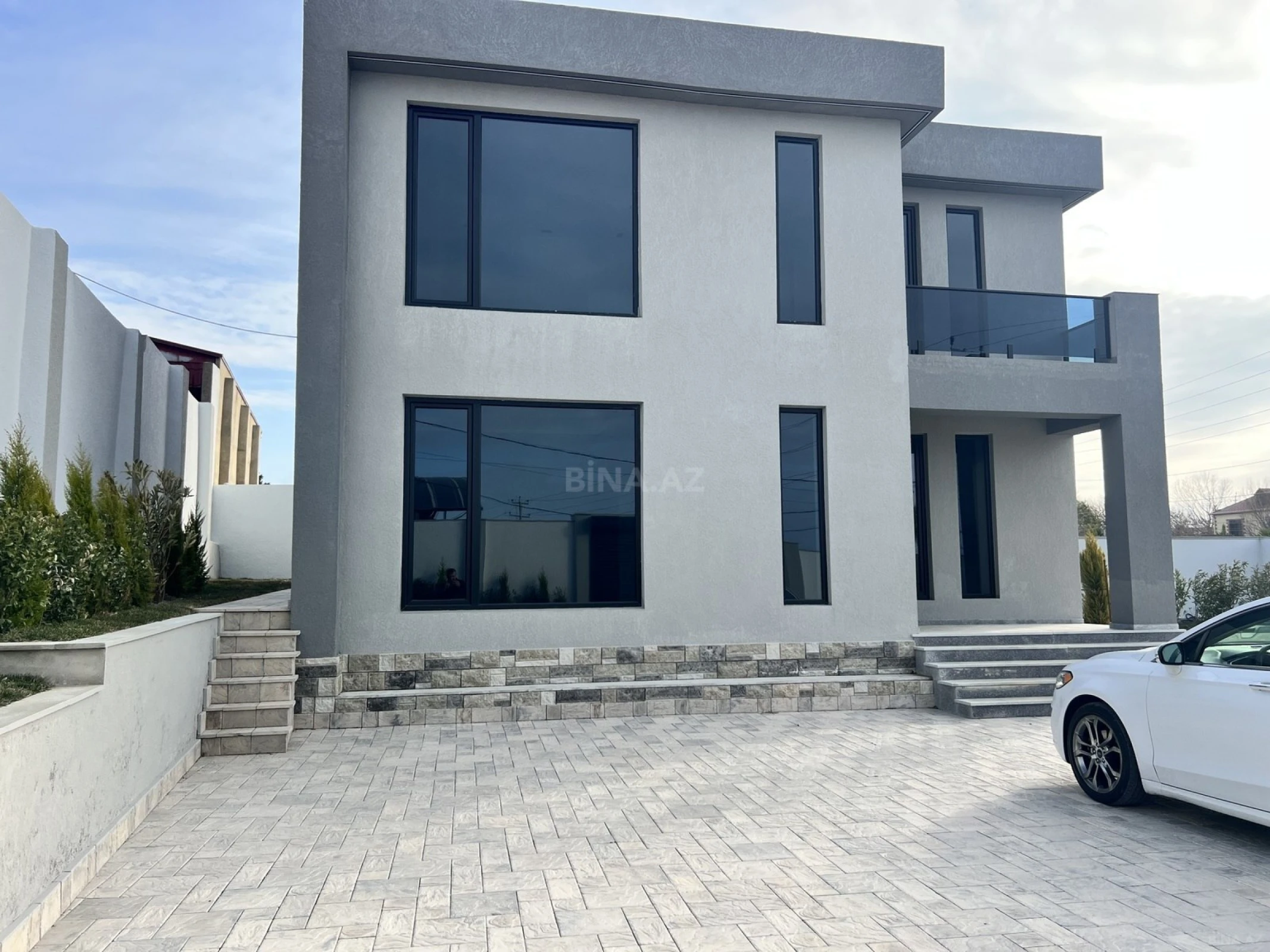 Satılır 4 otaqlı həyət evi 200 m²