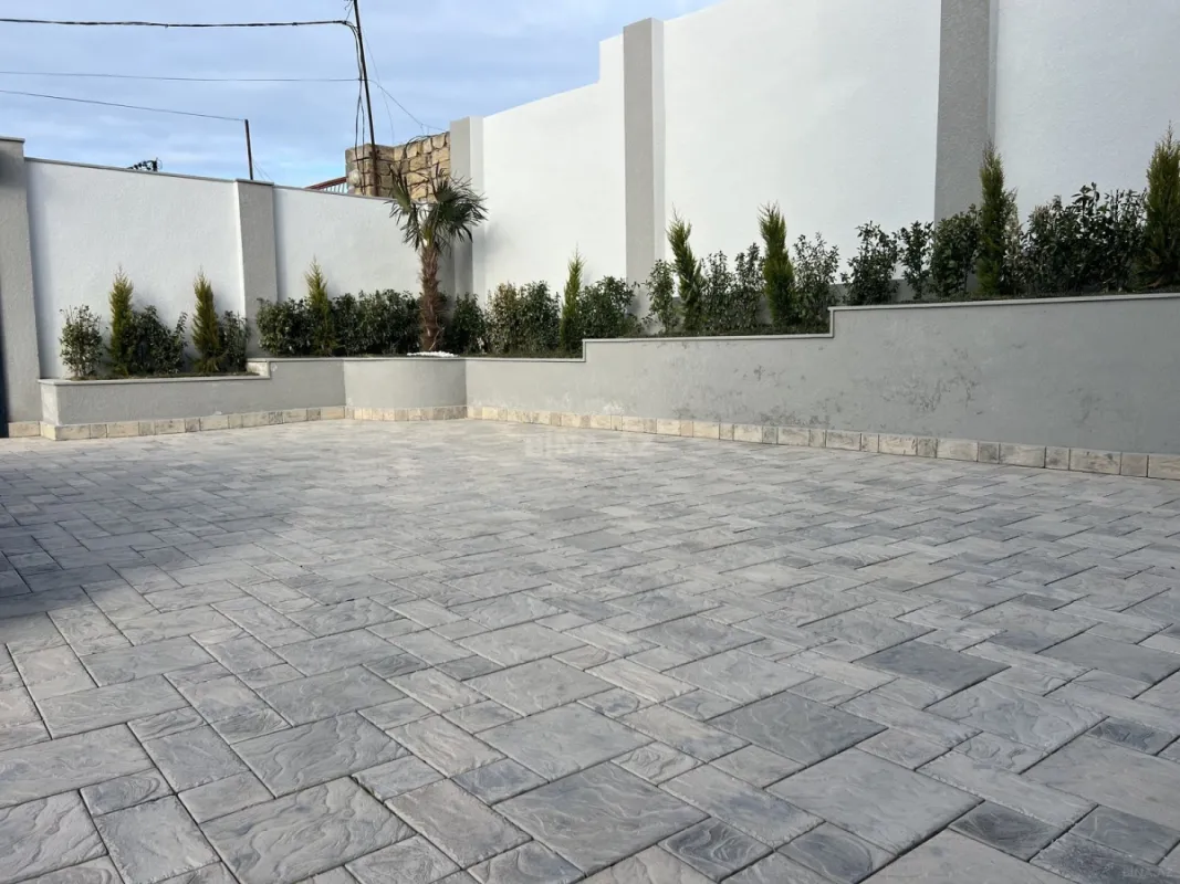Satılır 4 otaqlı həyət evi 200 m²