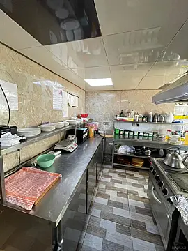 Satılır obyekt 200 m²