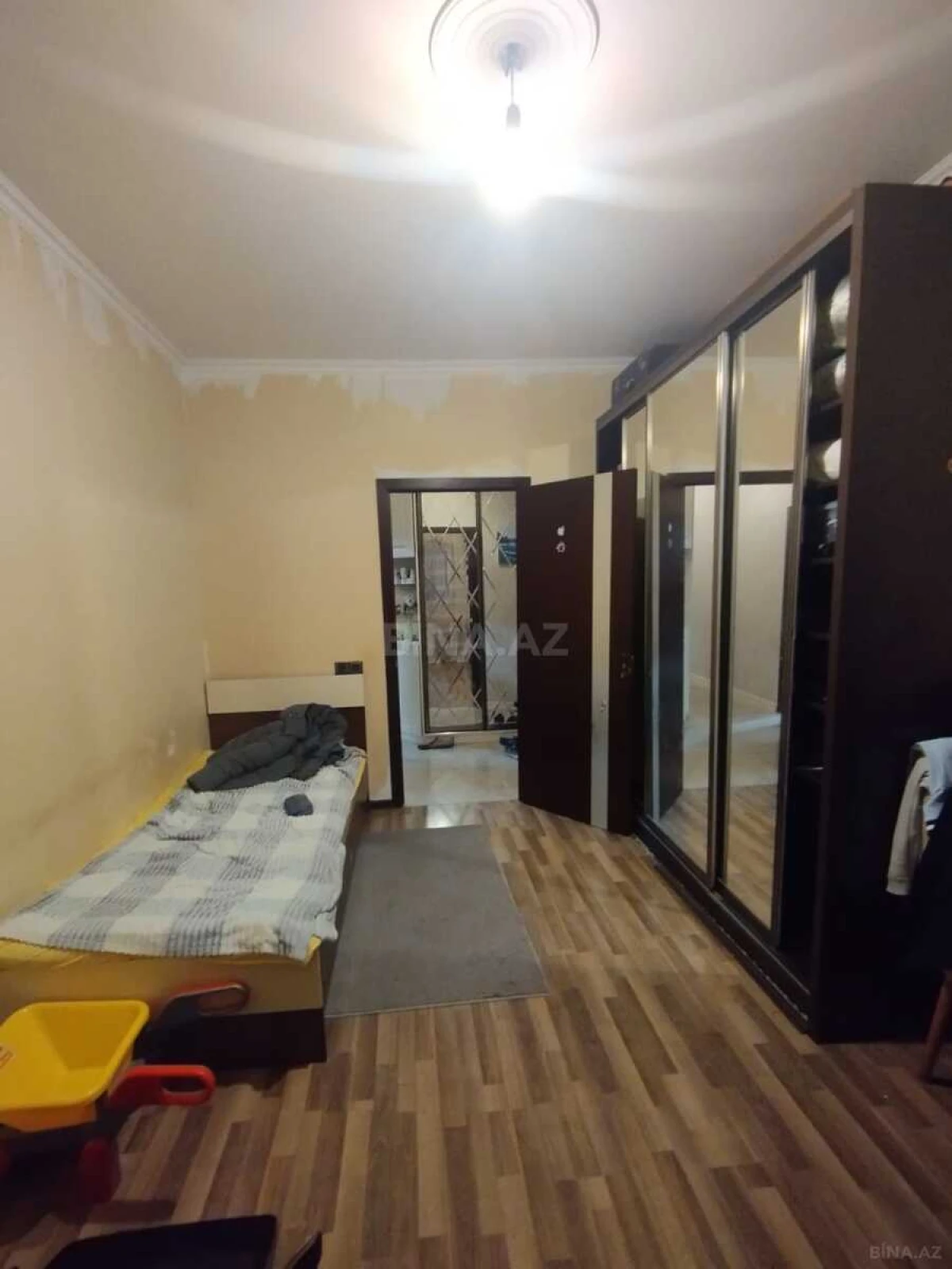 Satılır 4 otaqlı mənzil 100 m²