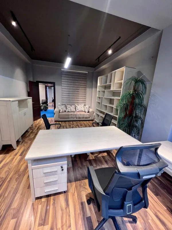 Kirayə verilir 3 otaqlı ofis 110 m²