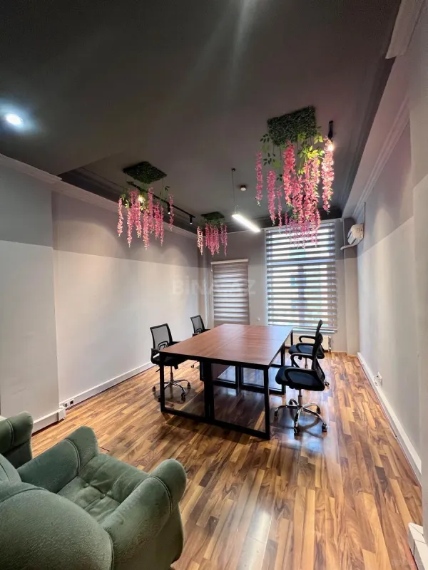 Kirayə verilir 3 otaqlı ofis 110 m²