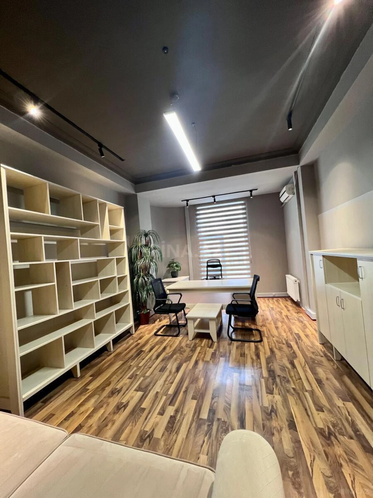 Kirayə verilir 3 otaqlı ofis 110 m²
