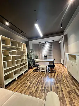 Kirayə verilir 3 otaqlı ofis 110 m²