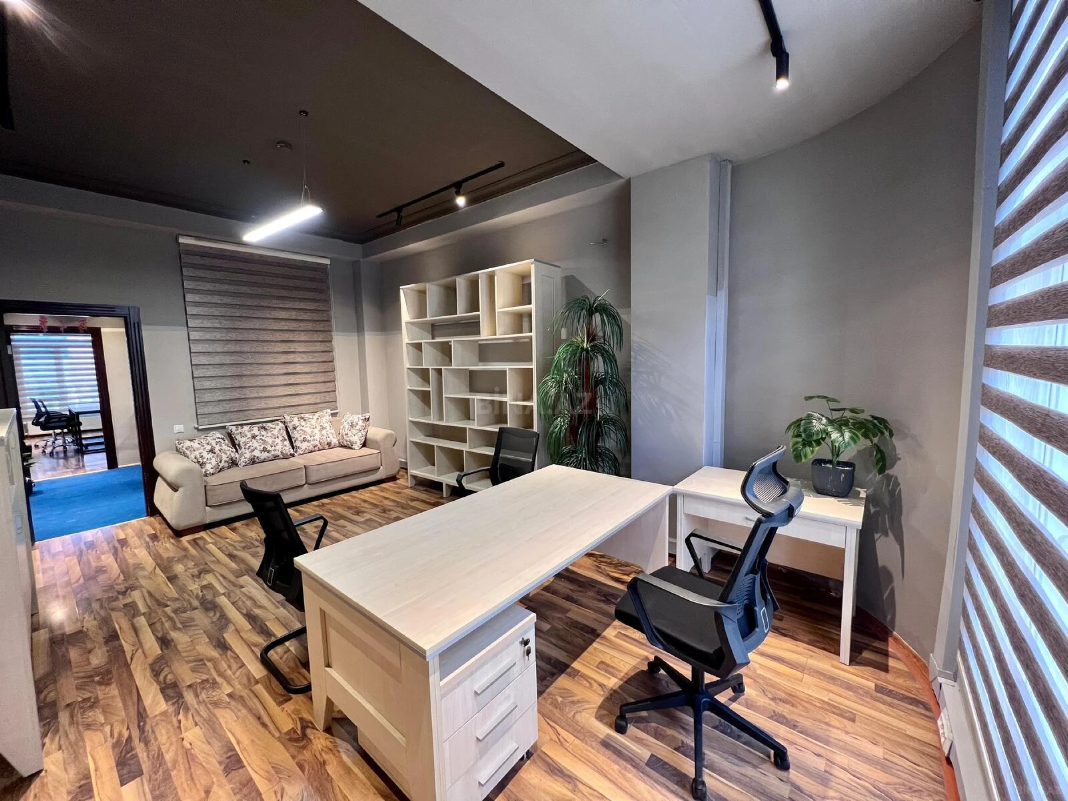 Kirayə verilir 3 otaqlı ofis 110 m²