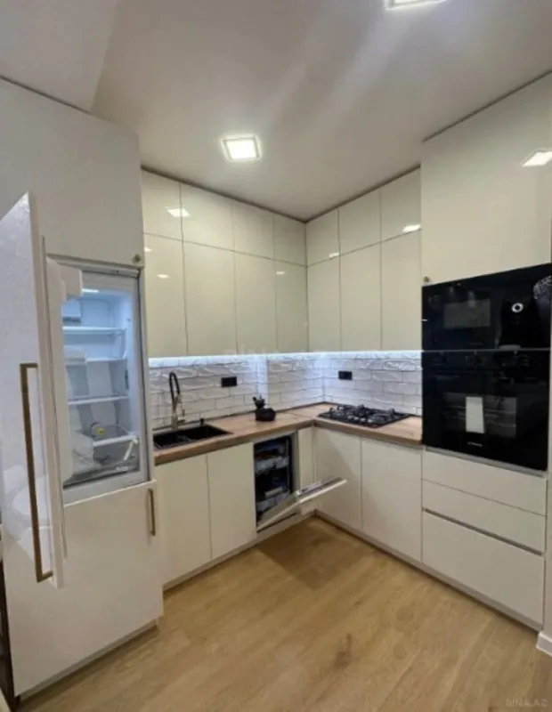 Kirayə verilir 2 otaqlı mənzil 60 m²