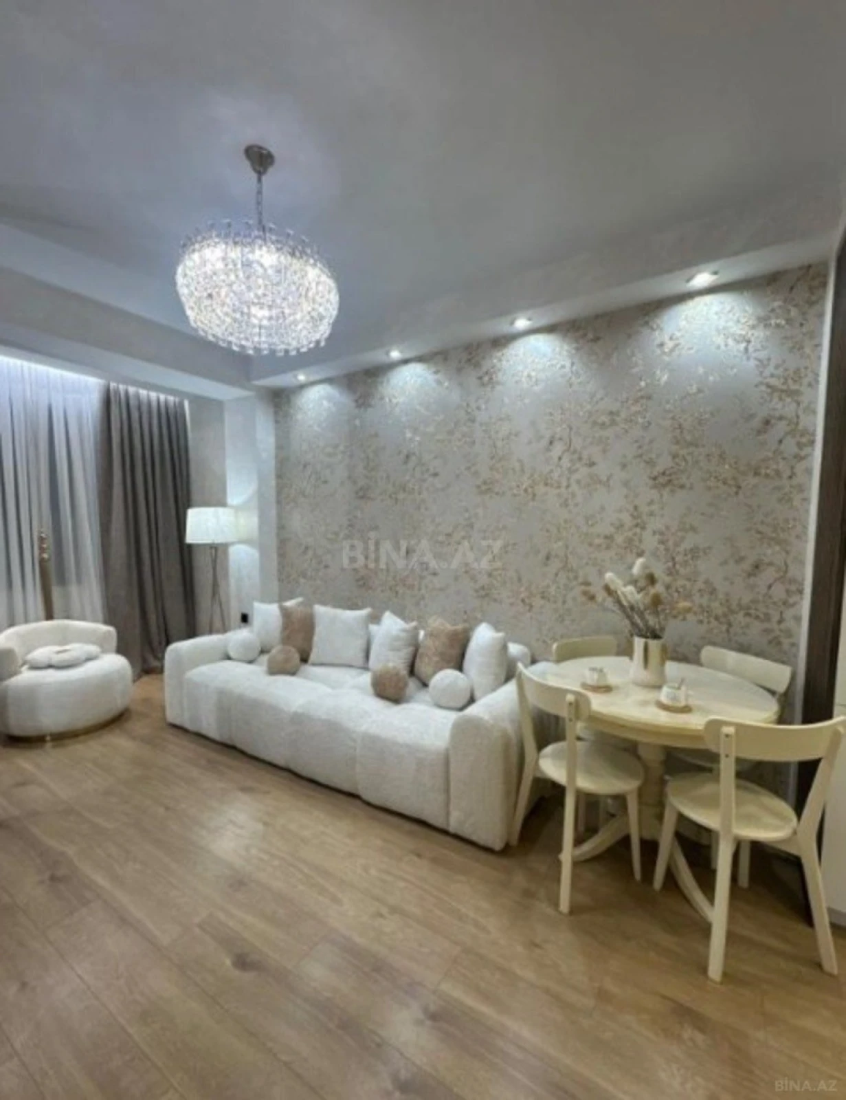 Kirayə verilir 2 otaqlı mənzil 60 m²