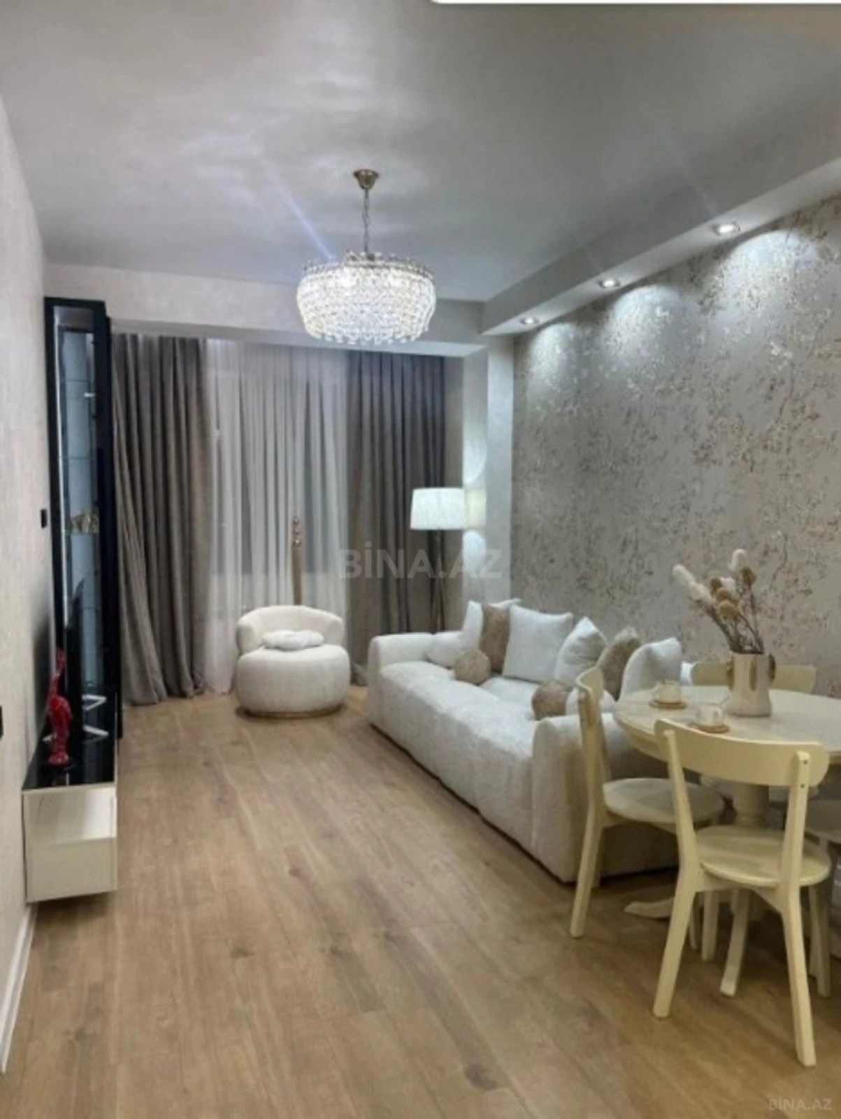 Kirayə verilir 2 otaqlı mənzil 60 m²