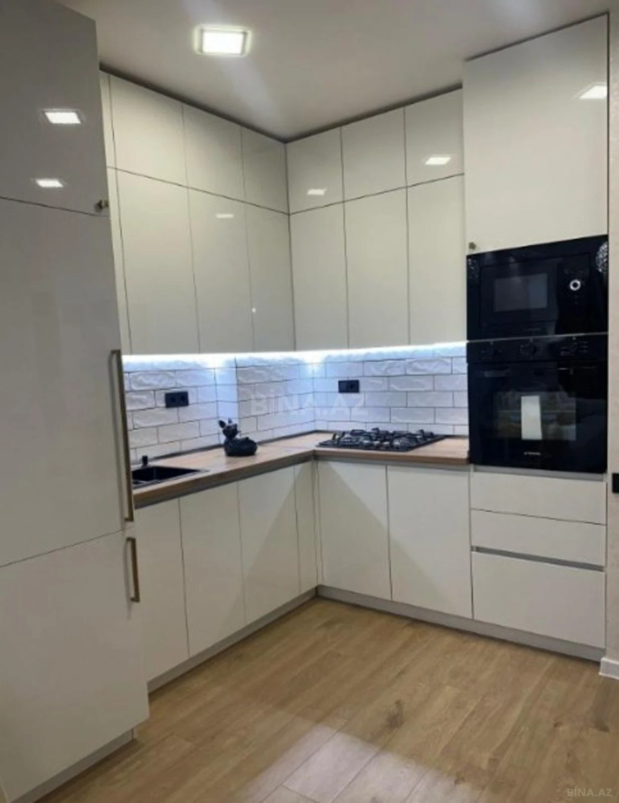 Kirayə verilir 2 otaqlı mənzil 60 m²