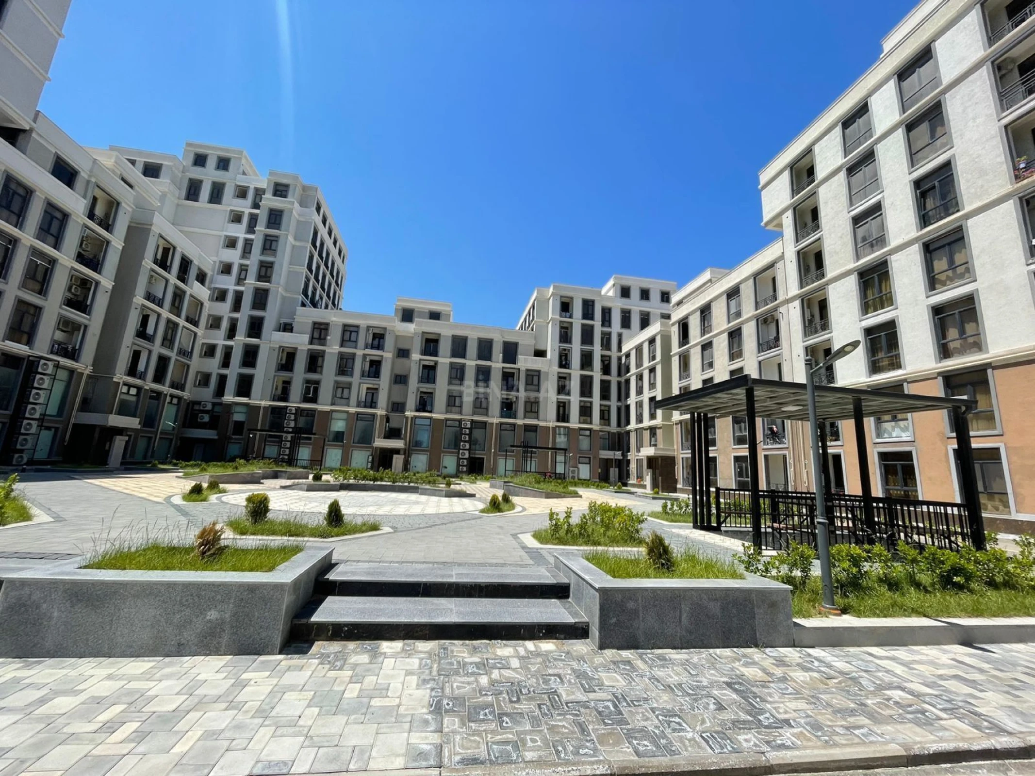 Kirayə verilir 2 otaqlı mənzil 60 m²