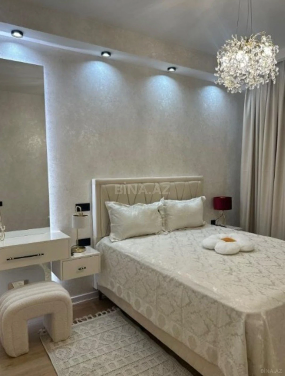 Kirayə verilir 2 otaqlı mənzil 60 m²
