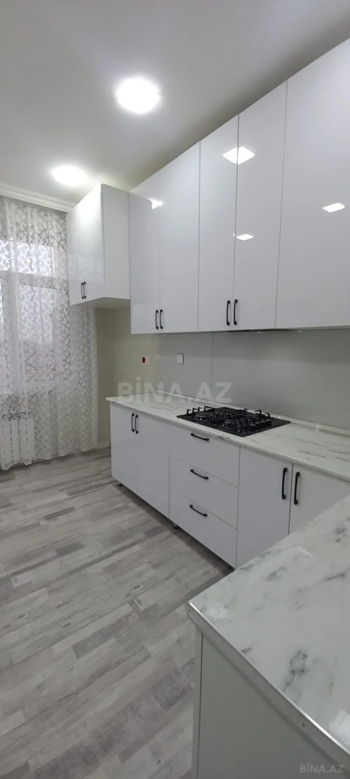 Satılır 2 otaqlı mənzil 67 m²