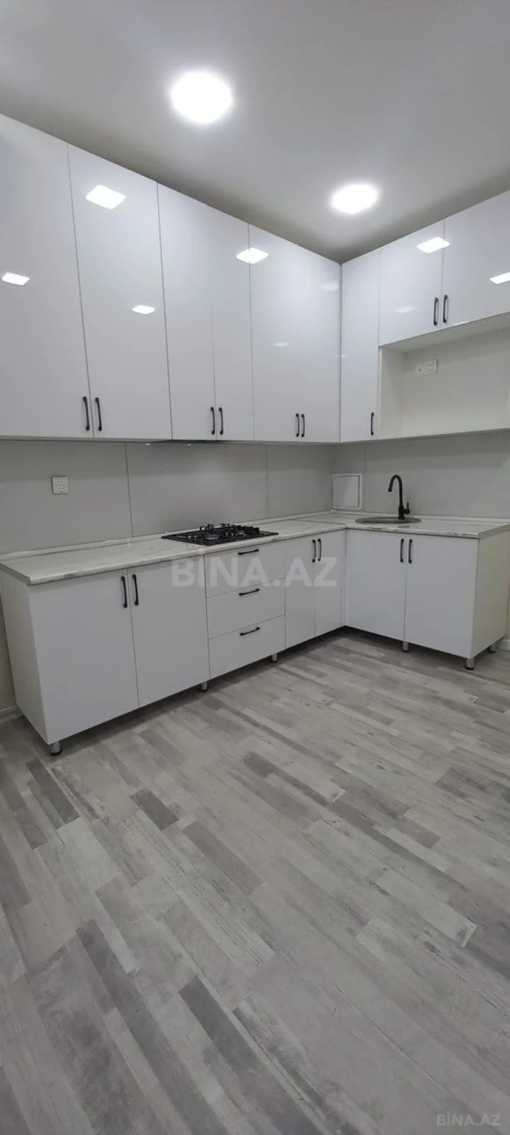 Satılır 2 otaqlı mənzil 67 m²