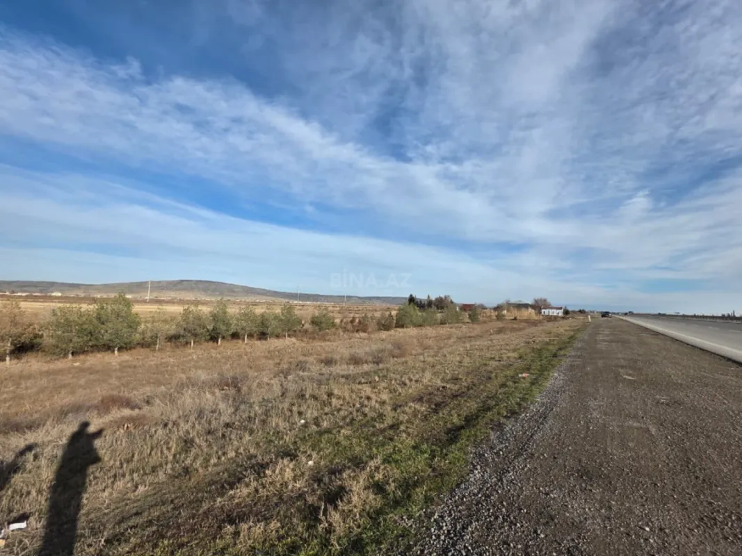 Satılır torpaq sahəsi 1000 m²