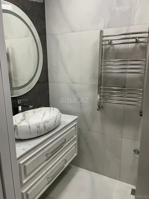 Satılır 3 otaqlı mənzil 140 m²