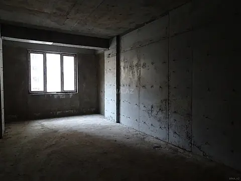 Satılır 3 otaqlı mənzil 142 m²