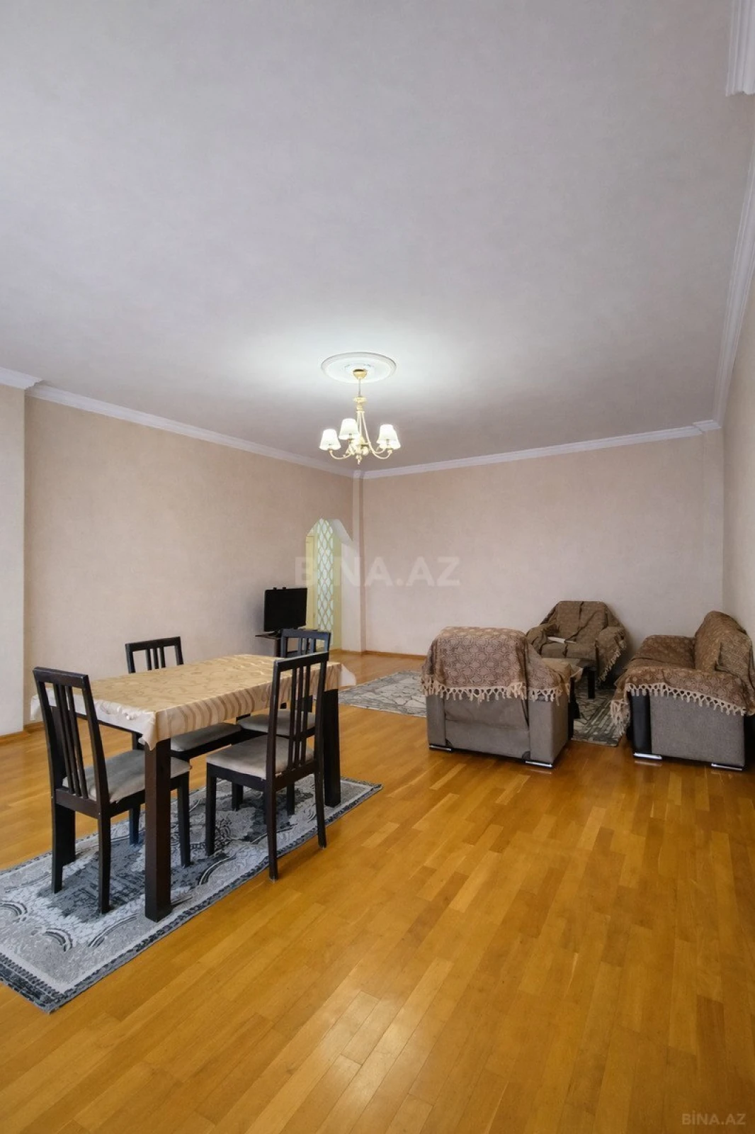 Satılır 2 otaqlı mənzil 145 m²