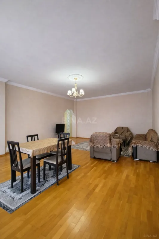 Satılır 2 otaqlı mənzil 145 m²