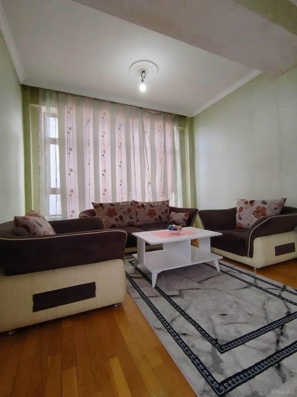 Satılır 2 otaqlı mənzil 145 m²