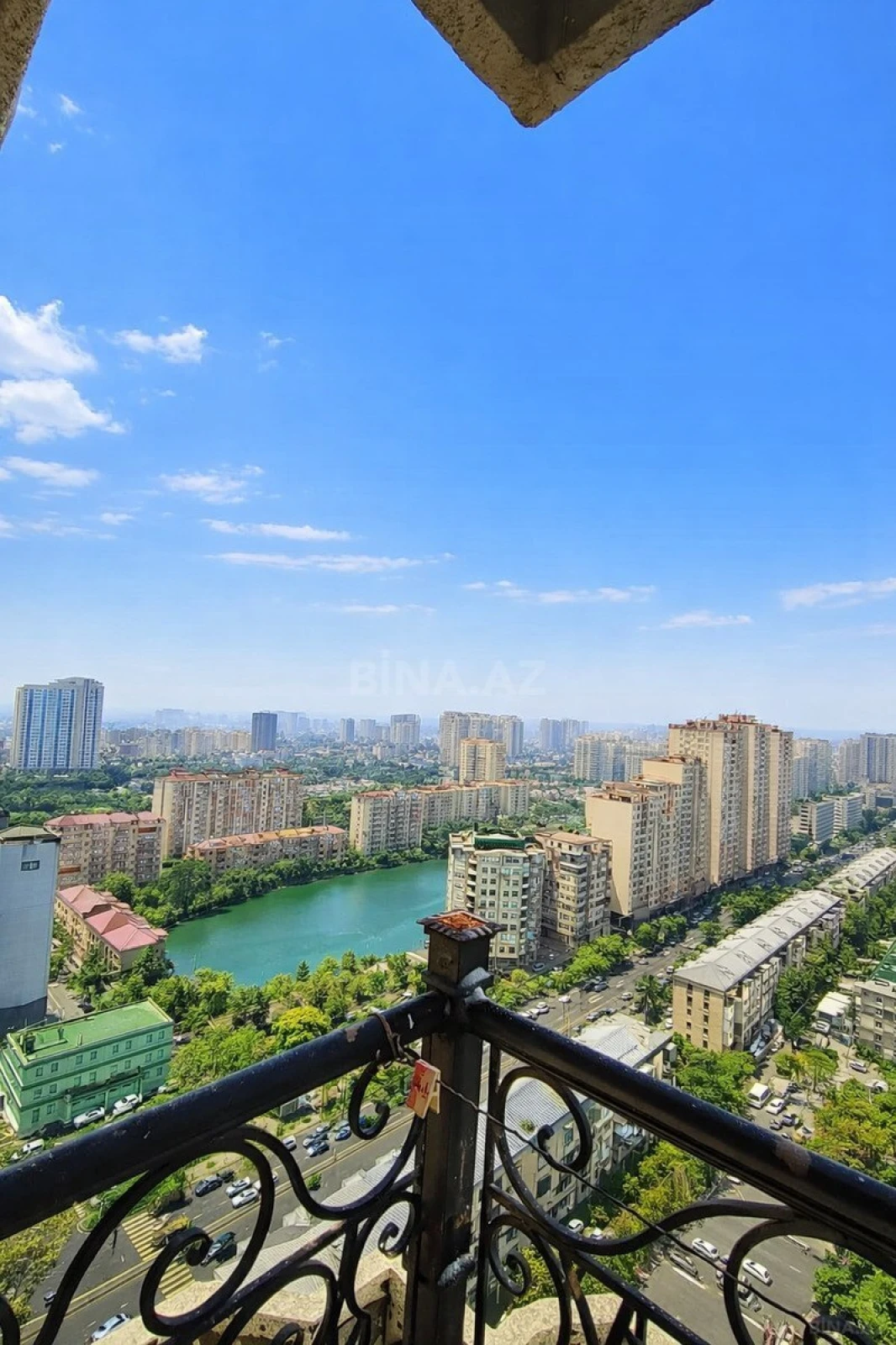 Satılır 2 otaqlı mənzil 145 m²