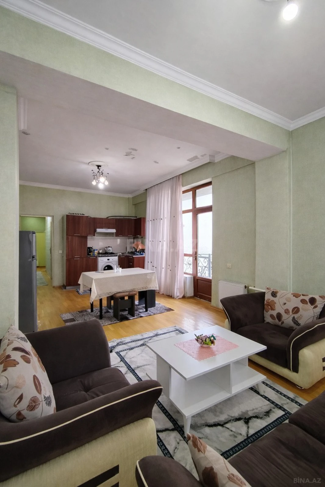 Satılır 2 otaqlı mənzil 145 m²