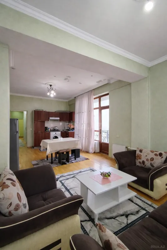 Satılır 2 otaqlı mənzil 145 m²