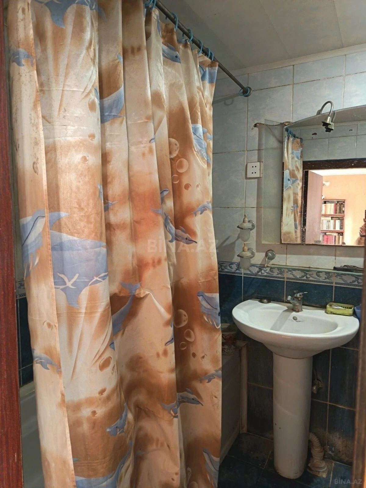 Satılır 4 otaqlı mənzil 100 m²