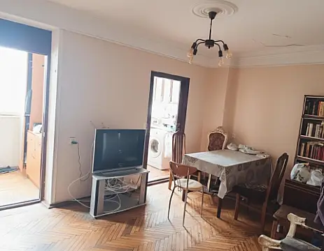 Satılır 4 otaqlı mənzil 100 m²