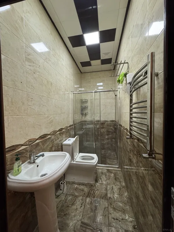 Satılır 7 otaqlı mənzil 317 m²