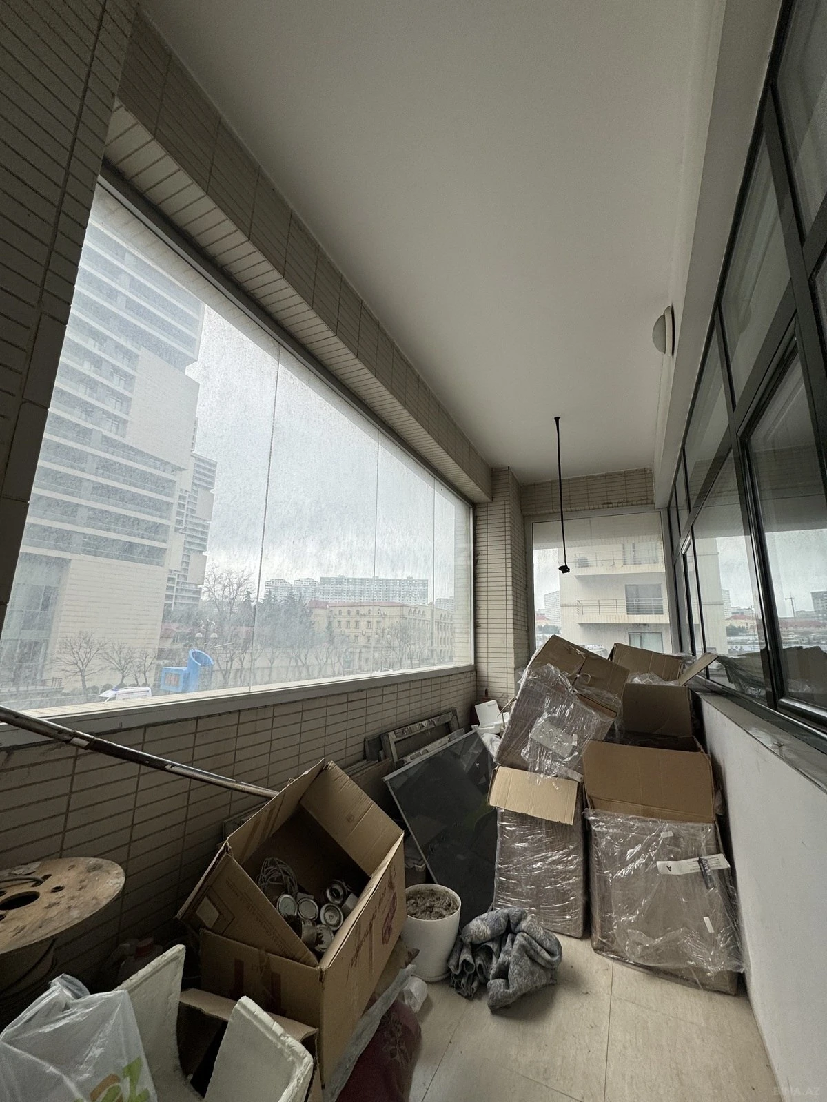 Satılır 7 otaqlı mənzil 317 m²