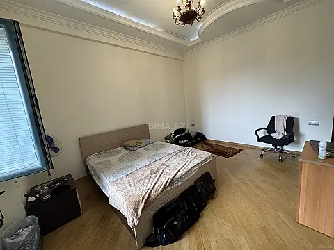 Satılır 7 otaqlı mənzil 317 m²