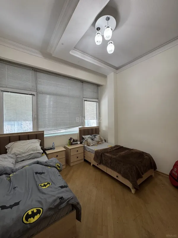 Satılır 7 otaqlı mənzil 317 m²