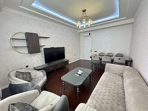 Kirayə verilir 2 otaqlı mənzil 95 m²
