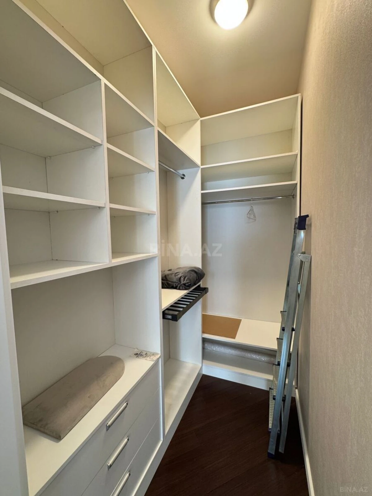 Kirayə verilir 2 otaqlı mənzil 95 m²