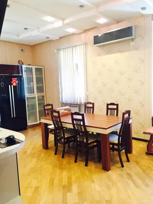 Kirayə verilir 10 otaqlı ofis 600 m²