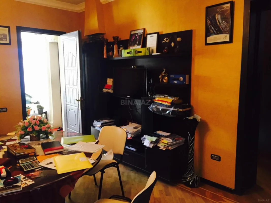 Kirayə verilir 10 otaqlı ofis 600 m²