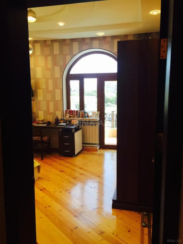 Kirayə verilir 10 otaqlı ofis 600 m²