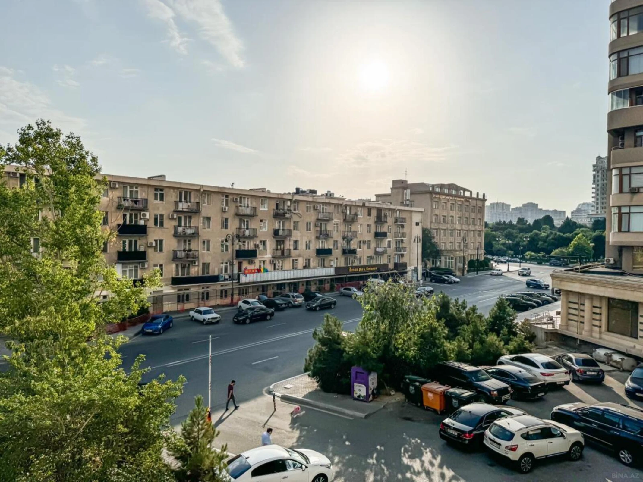 Satılır 4 otaqlı mənzil 181 m²