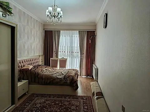 Kirayə verilir 3 otaqlı mənzil 120 m²