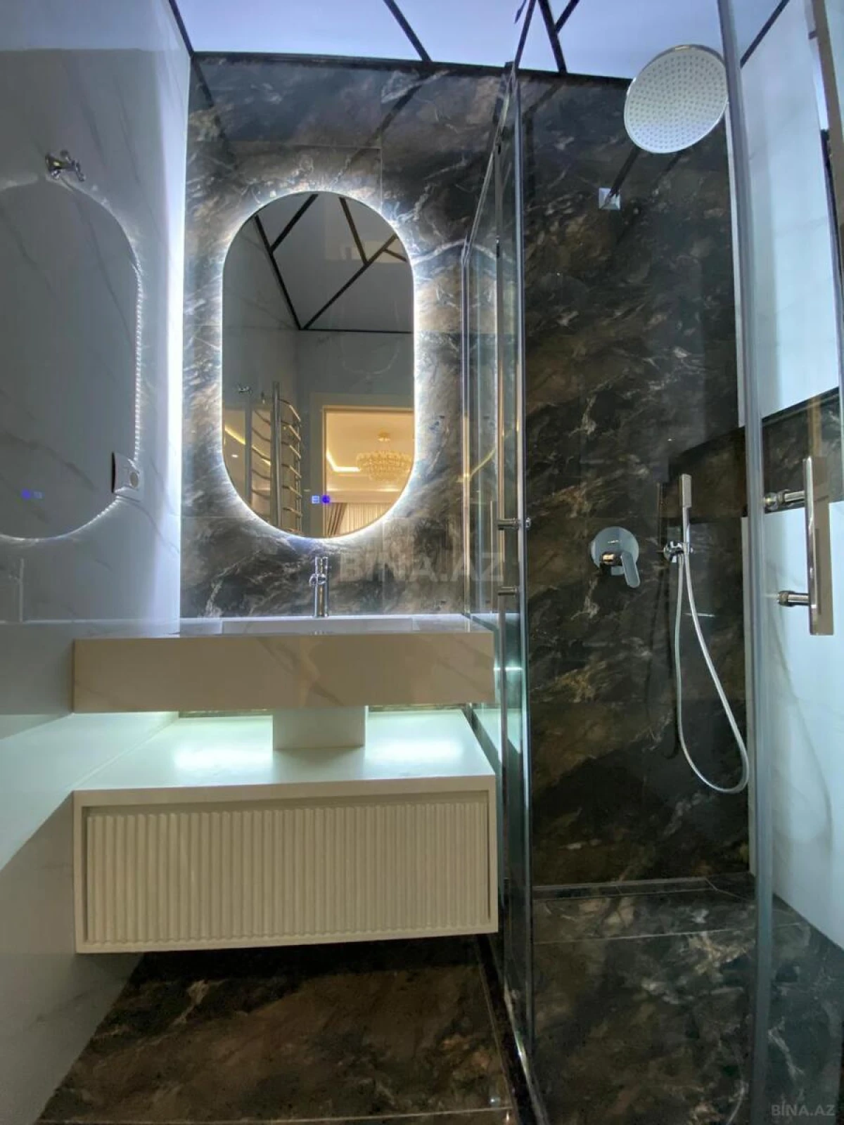 Kirayə verilir 3 otaqlı mənzil 161 m²