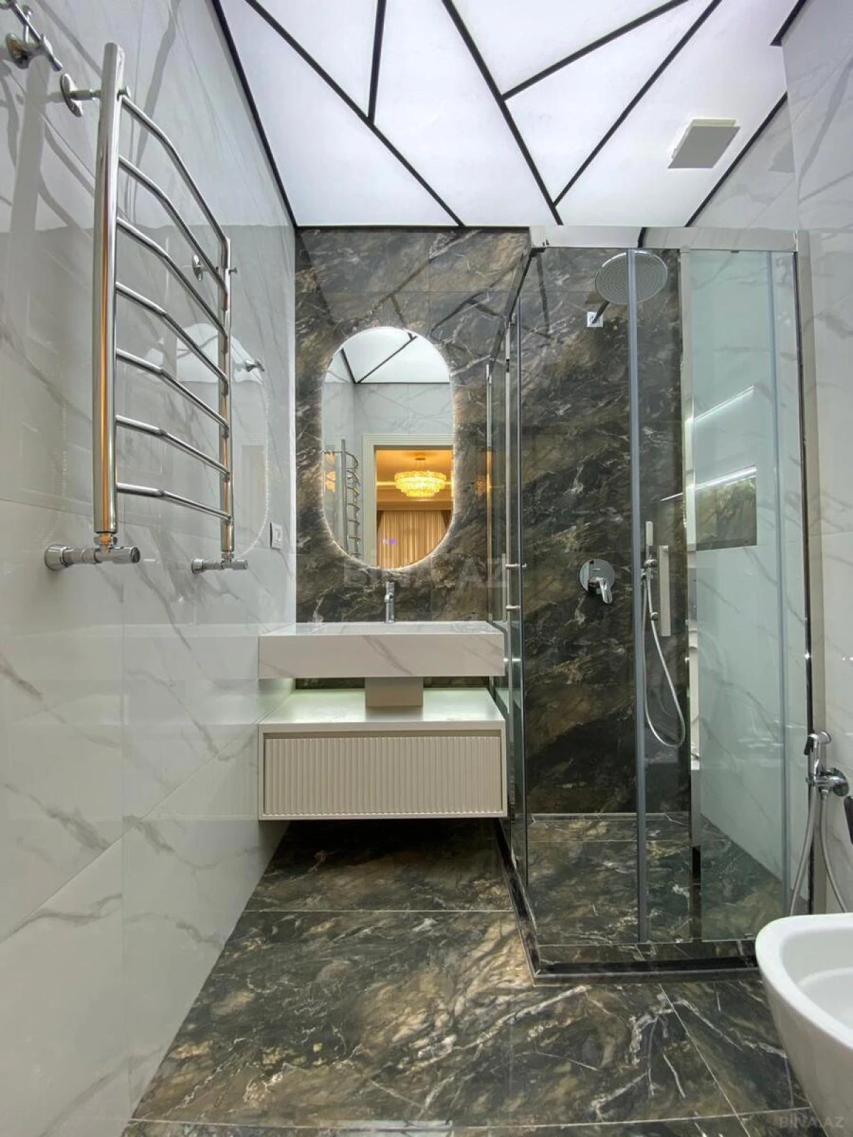 Kirayə verilir 3 otaqlı mənzil 161 m²