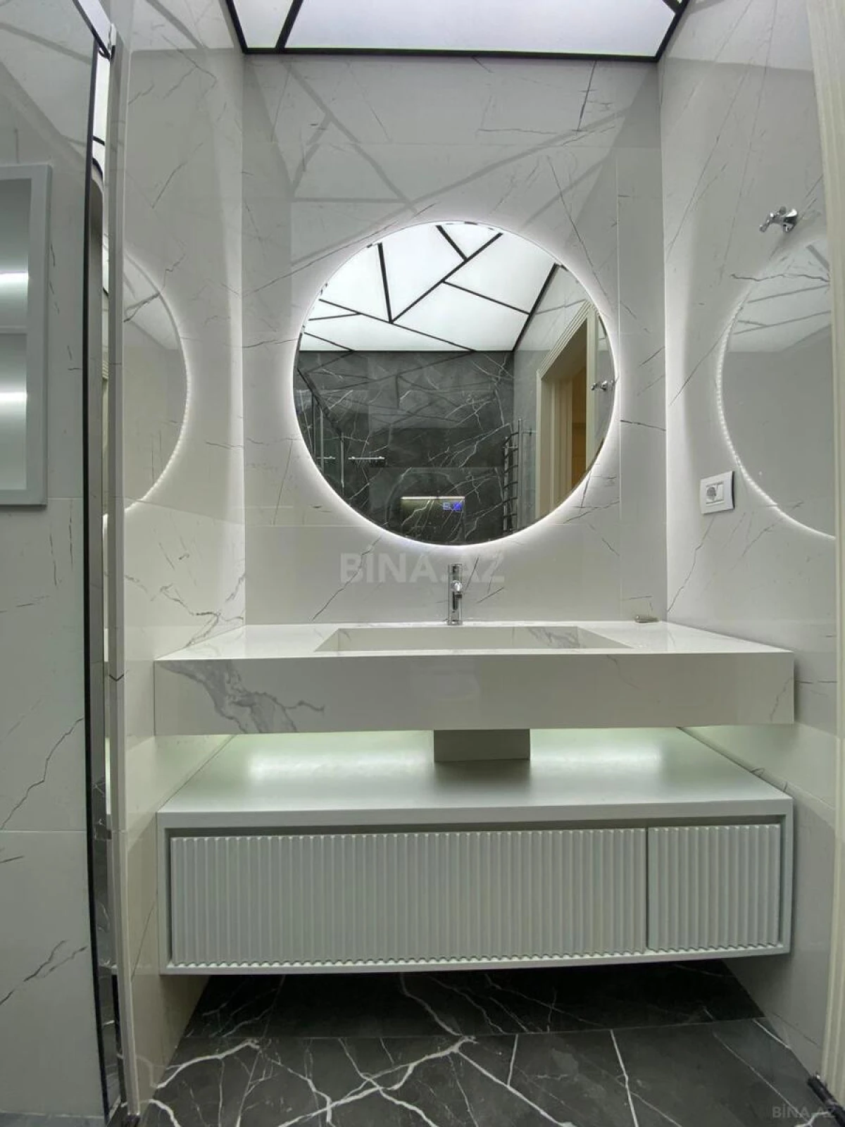 Kirayə verilir 3 otaqlı mənzil 161 m²