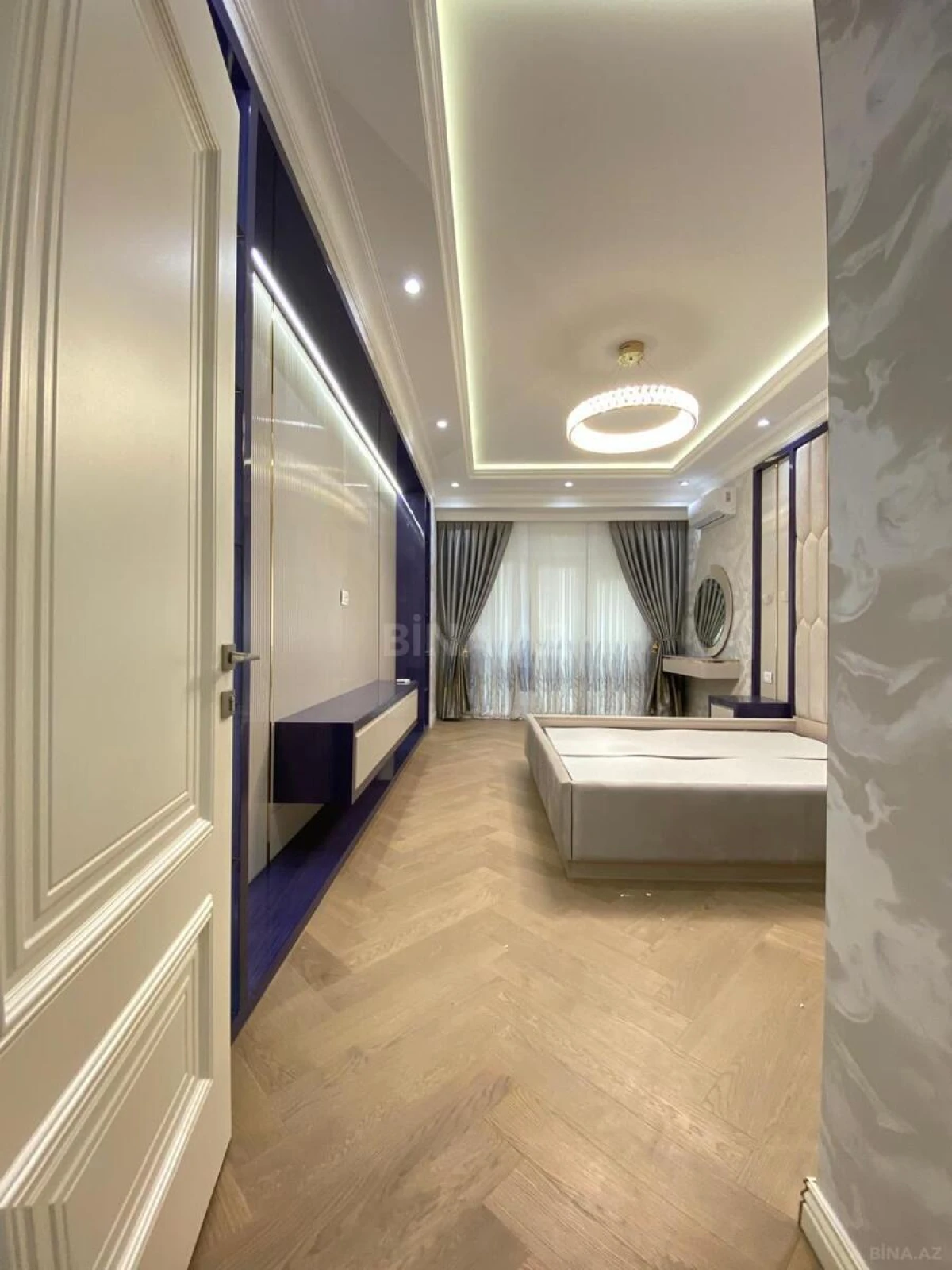 Kirayə verilir 3 otaqlı mənzil 161 m²