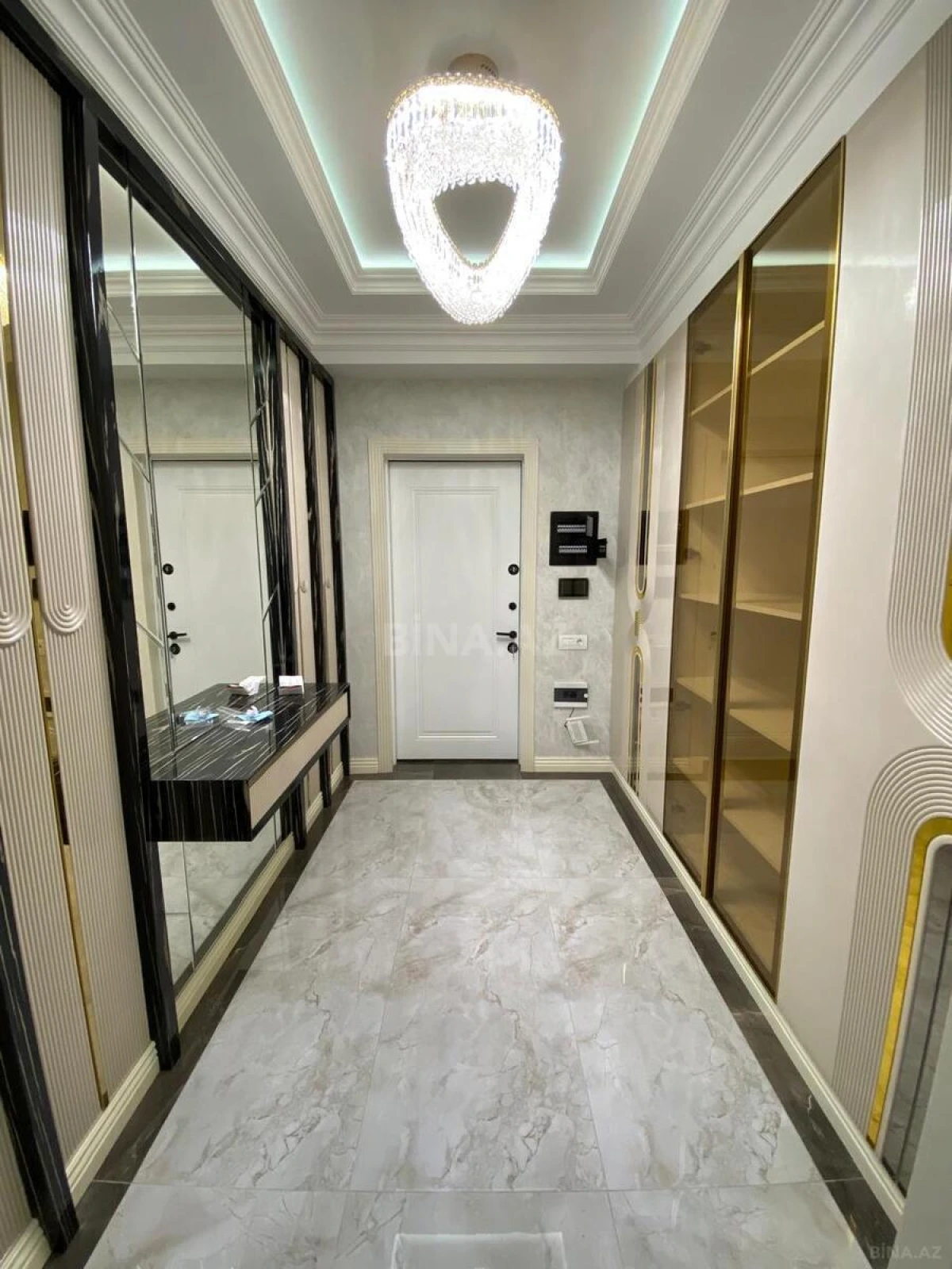 Kirayə verilir 3 otaqlı mənzil 161 m²