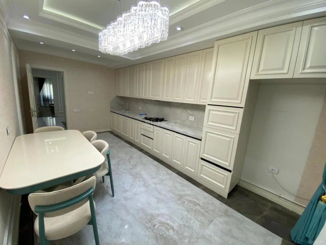 Kirayə verilir 3 otaqlı mənzil 161 m²