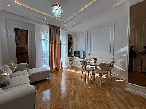 Kirayə verilir 2 otaqlı mənzil 82 m²