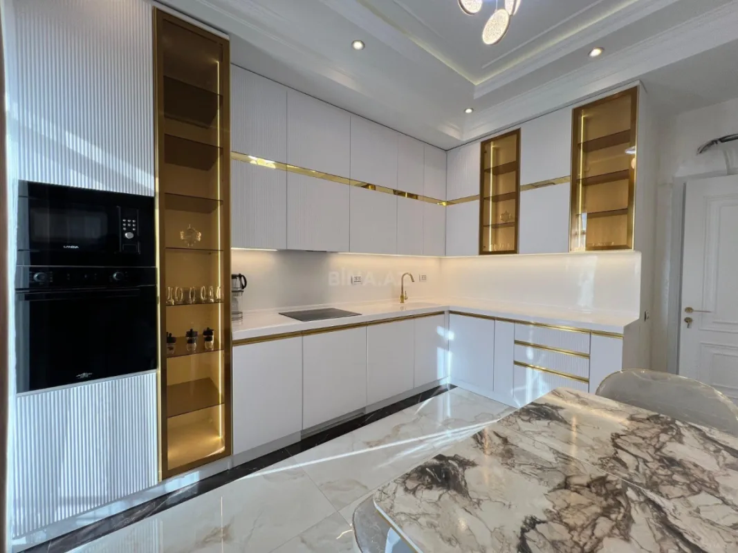 Kirayə verilir 2 otaqlı mənzil 82 m²